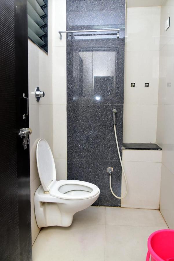 Nivant Lodge Solapur Exterior foto