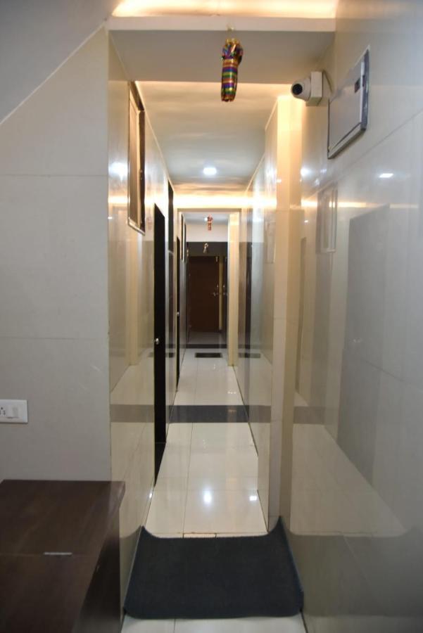 Nivant Lodge Solapur Exterior foto